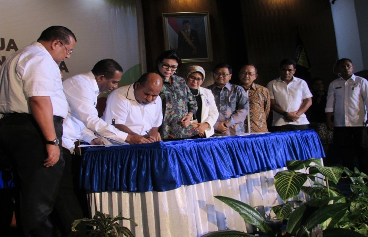 Gubernur Imbau Pejabat di Papua Tinggalkan Budaya Korupsi